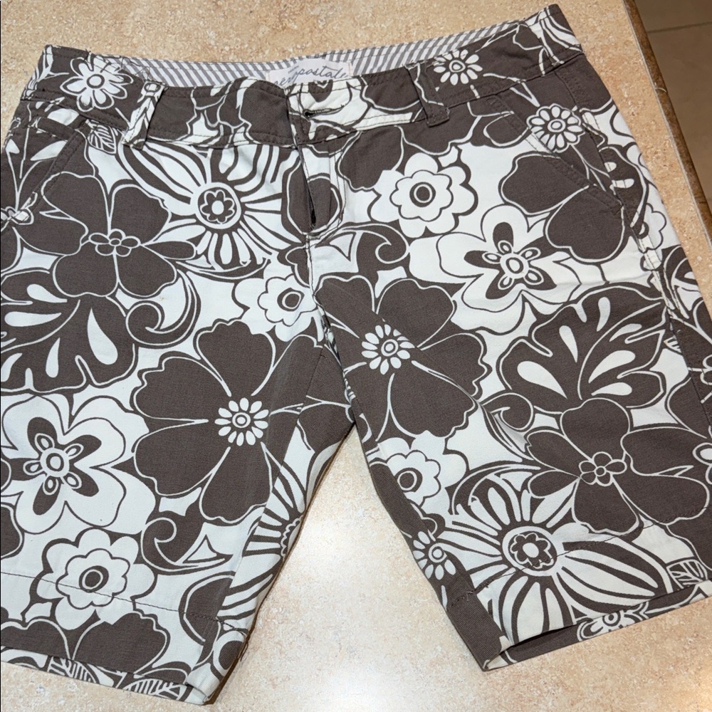 Women's Aeropastale Floral Print Brn & white Shorts size 9/10 slit pockets 5132